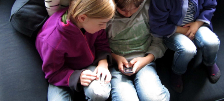 ninos-smartphones.jpg