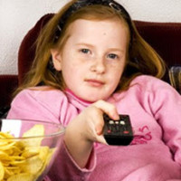 Ver la televisión más de 3 horas diarias es malo para la salud  
